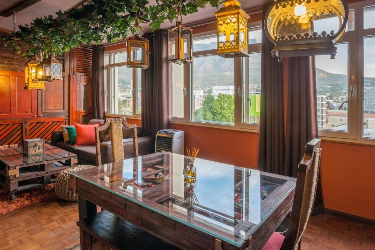Unique Character Amazing Mountain View Apartment