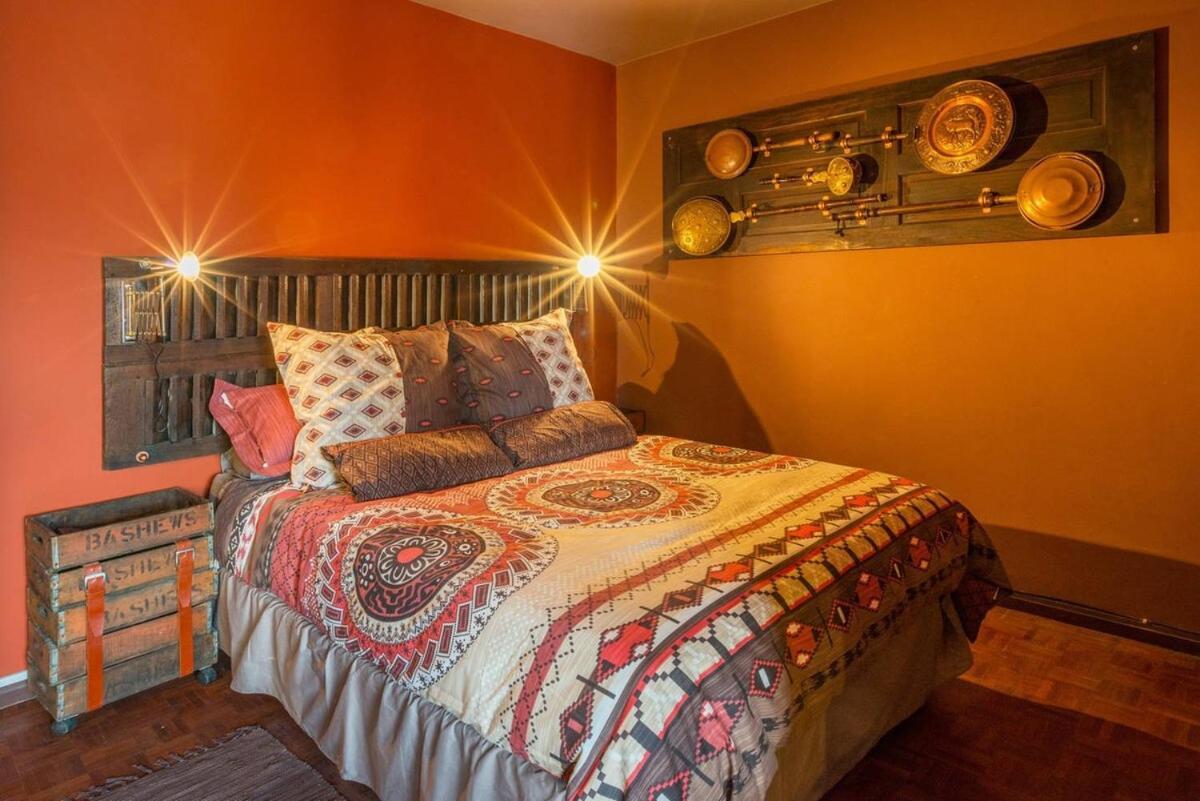Unique Character Amazing Mountain View Apartment *