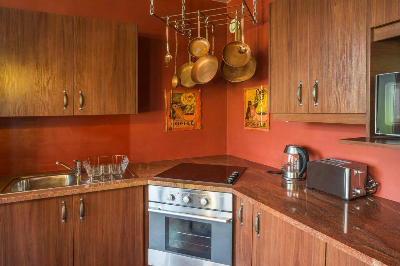 Unique Character Amazing Mountain View Apartment